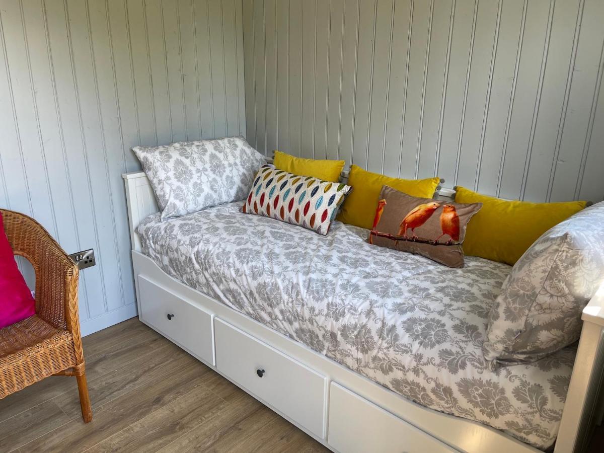Lilac Hut Shepherds Hut 킬케니 외부 사진