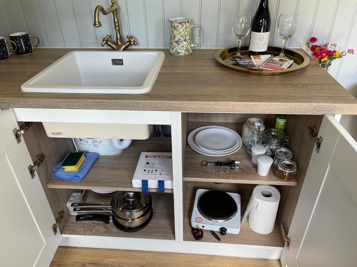 Lilac Hut Shepherds Hut 킬케니 외부 사진